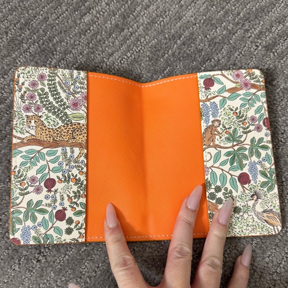 NEW Rifle Paper Co. Safari Passport Holder - Picture 6 of 6